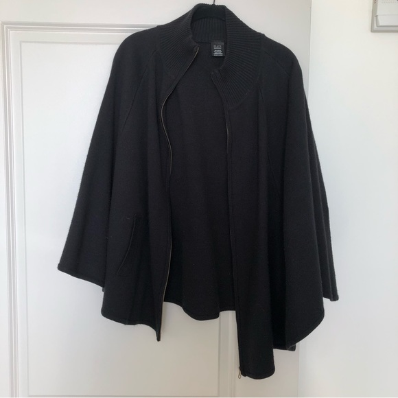 Black poncho with pockets - Picture 8 of 8